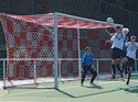 Fußball-Tornetz mit Schachbrettmuster