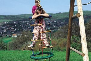 Seilspielgerät Kletterkamin-Karussell