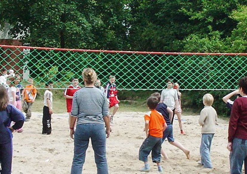 Volleyballnetz mit Stahlpfosten