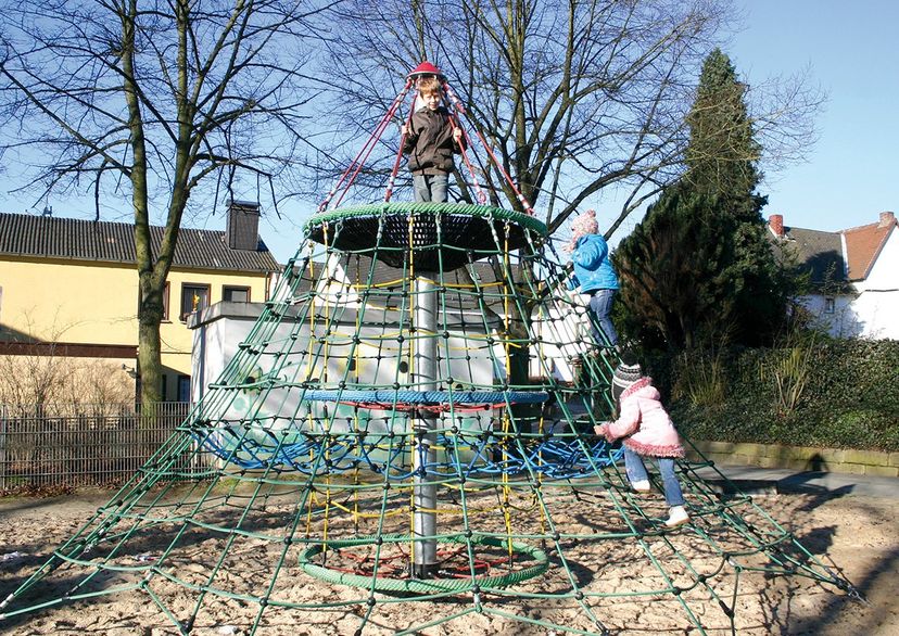 Seilspielgerät Seilnetz-Pyramide Dino 2