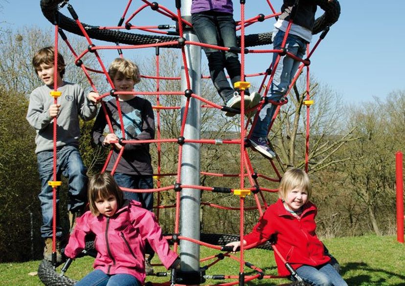 Kinder auf Seilspielgerät MINI SANDUHR