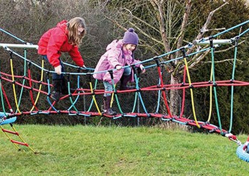 Seilspielgerät Vogelnestturm-Kombi Bogenbrücke 