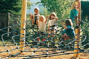 Seilspielgerät SPINNENNETZ „STEINDORF“ Kinderkletternetz