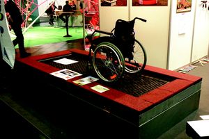 ROLLSTUHLFAHRER-TRAMPOLIN "ROLLI"