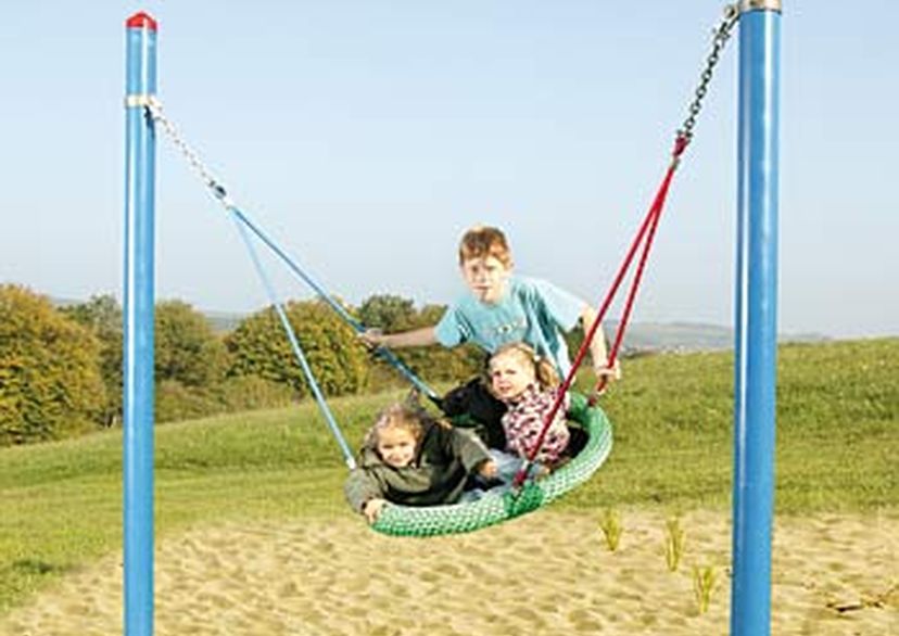 Kinder im HUCK Easy-Swing "Wabennest"