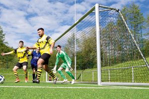 Fußballtornetz mit quadratischer Maschenstellung