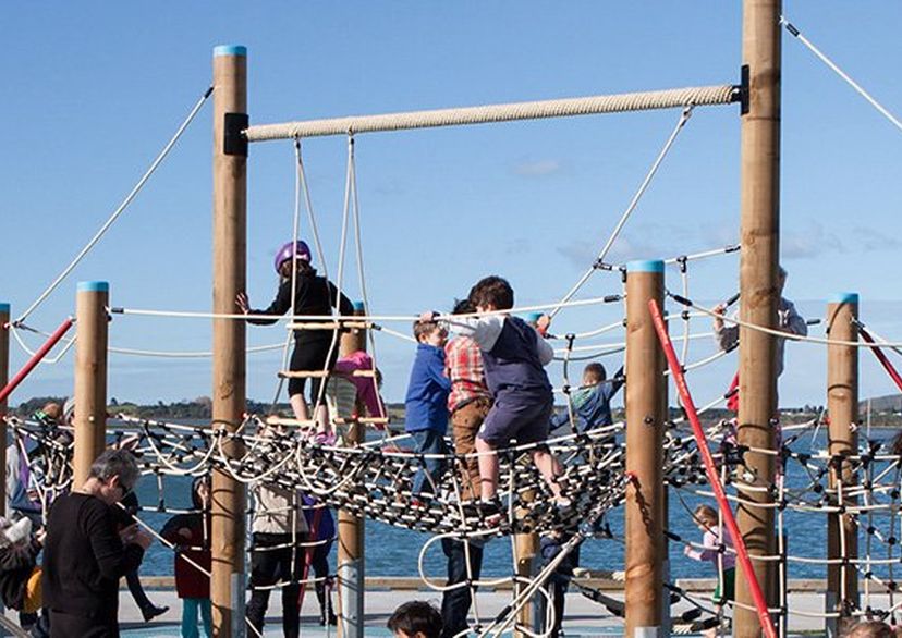 Spielschiff „Bellersdorf”, Standpfosten aus Eiche