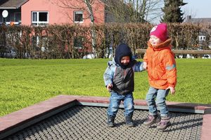 Seilspielgerät Trampolin 2012