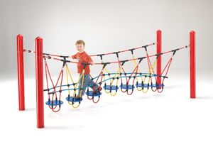 Bub auf Seilspielgerät Abenteuerbrücke „Wackelteller“